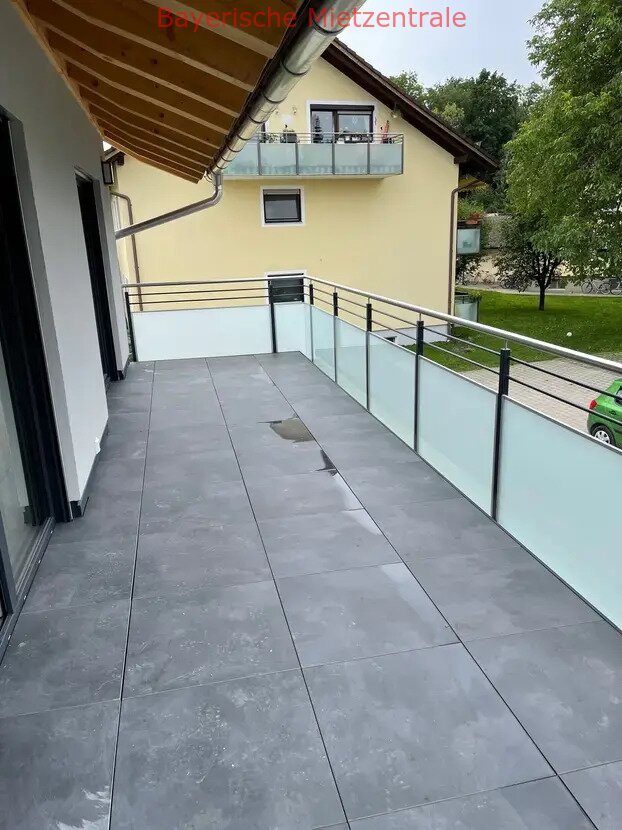 ***BAYERISCHE MIETZENTRALE: Neuwertige Doppelhaushälfte zu vermieten - zentral in Freilassing!!!***