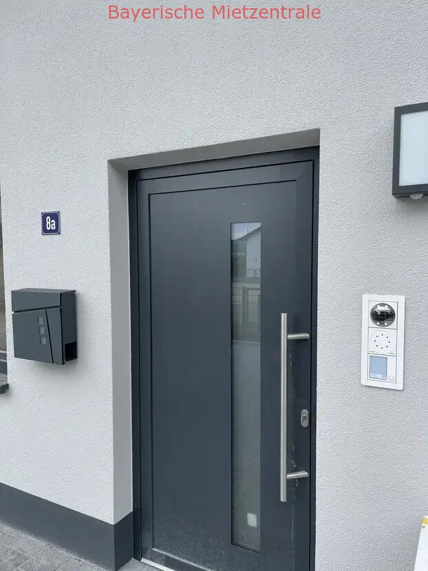 ***BAYERISCHE MIETZENTRALE: Neuwertige Doppelhaushälfte zu vermieten - zentral in Freilassing!!!***