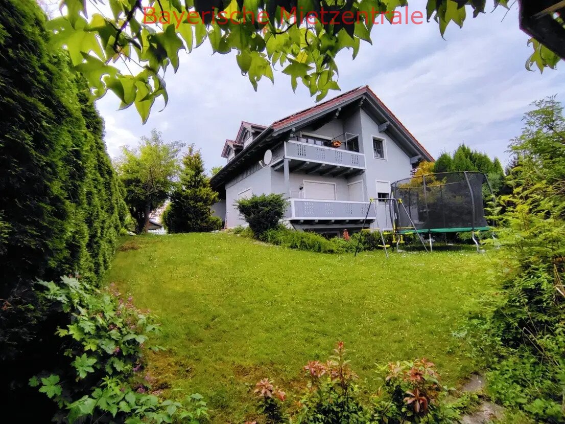 ***BAYERISCHE MIETZENTRALE: Helle 3-Zimmer-Terrassenwohnung mit Einbauküche!!!***