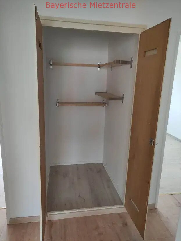 ***BAYERISCHE MIETZENTRALE: Freundliche 4-Zimmer-Wohnung mit Balkon!!!***