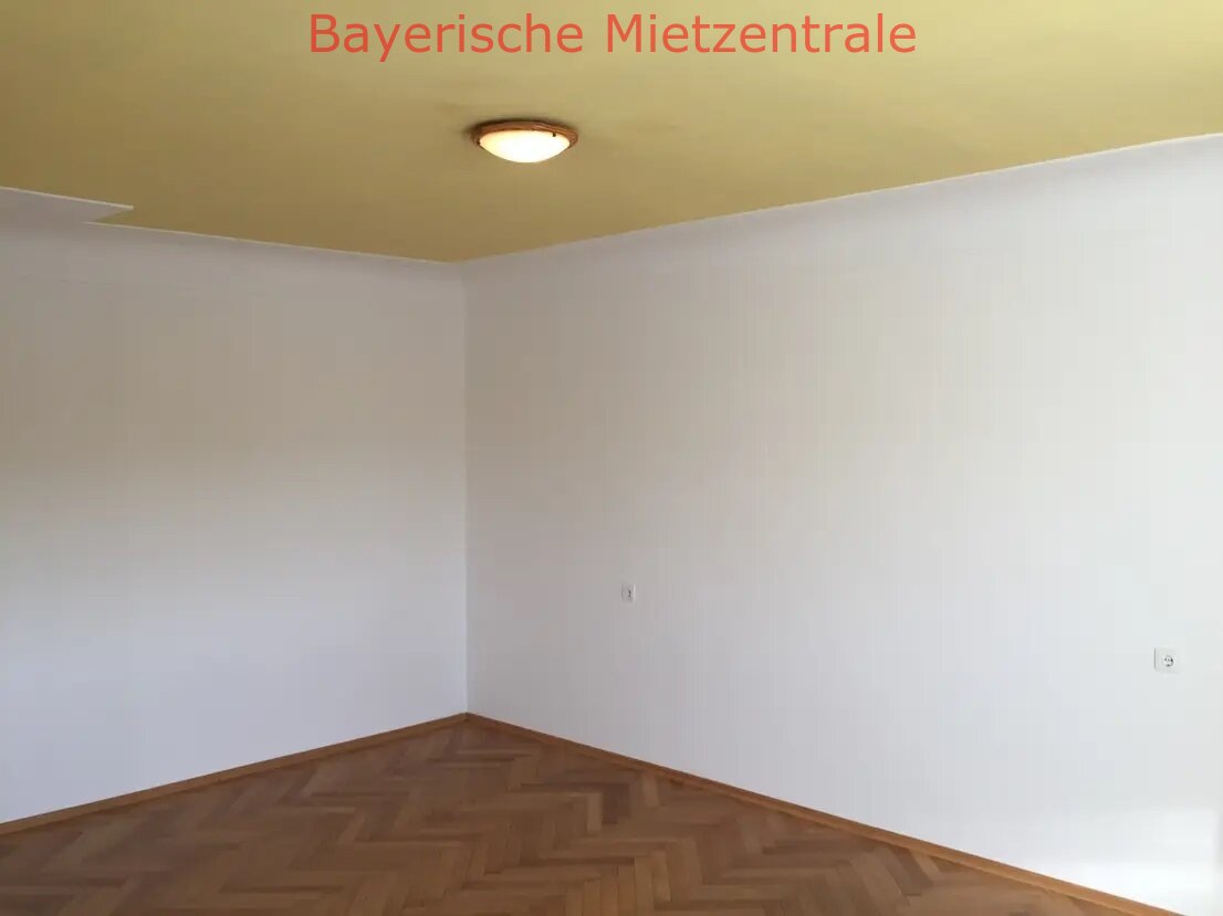 ***Bayerische Mietzentrale: Ideale 3-4er WG-Altbau-Wohnung (91qm/107qm) am Anger in Passau***