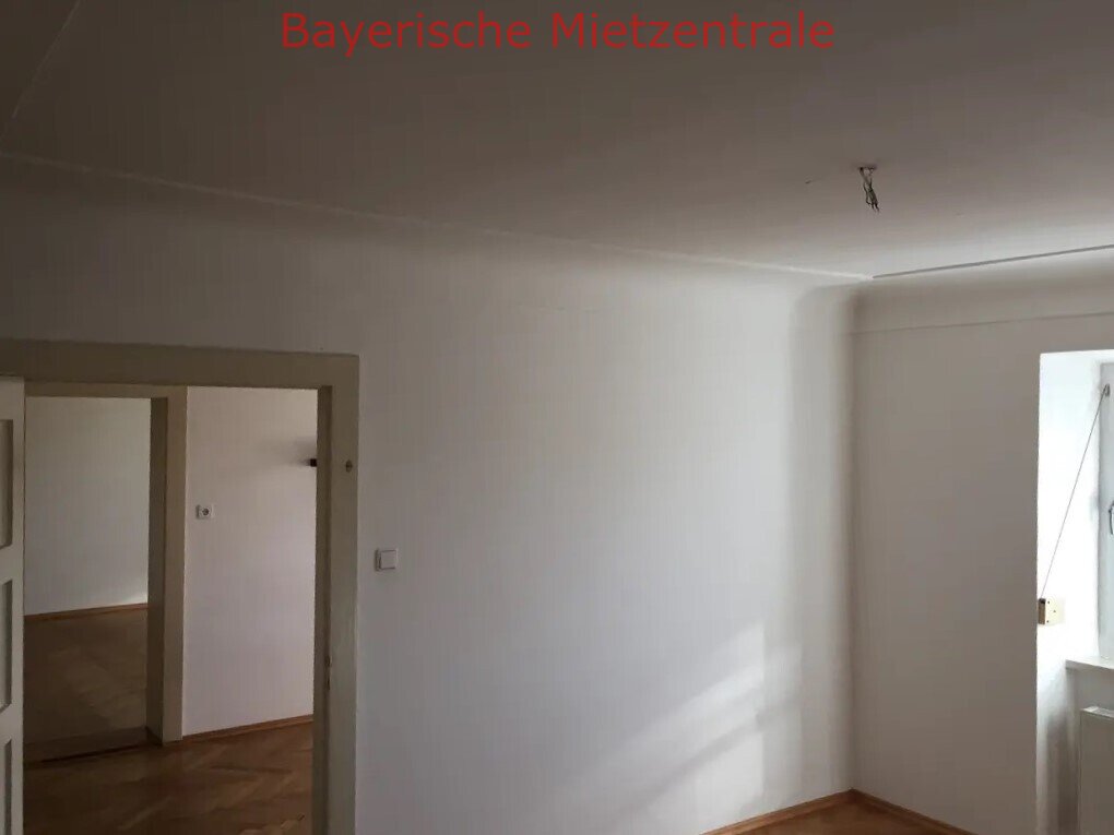 ***Bayerische Mietzentrale: Ideale 3-4er WG-Altbau-Wohnung (91qm/107qm) am Anger in Passau***