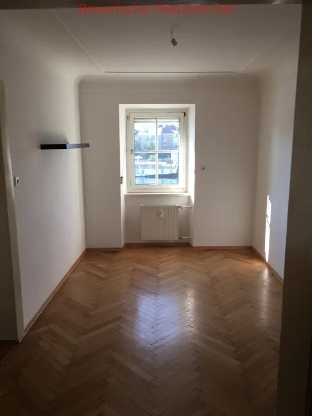***Bayerische Mietzentrale: Ideale 3-4er WG-Altbau-Wohnung (91qm/107qm) am Anger in Passau***