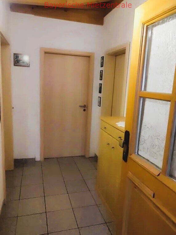 ***BAYERISCHE MIETZENTRALE: Gepflegte 3,5-Zimmer-Dachgeschosswohnung mit Balkone in Raubling!!!***