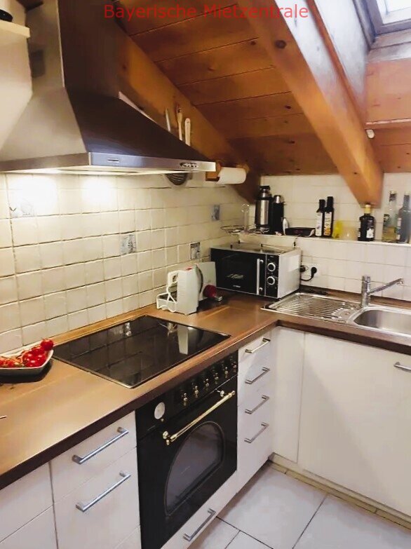 ***BAYERISCHE MIETZENTRALE: Gepflegte 3,5-Zimmer-Dachgeschosswohnung mit Balkone in Raubling!!!***