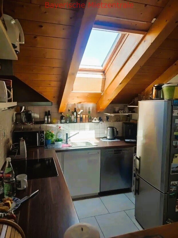 ***BAYERISCHE MIETZENTRALE: Gepflegte 3,5-Zimmer-Dachgeschosswohnung mit Balkone in Raubling!!!***