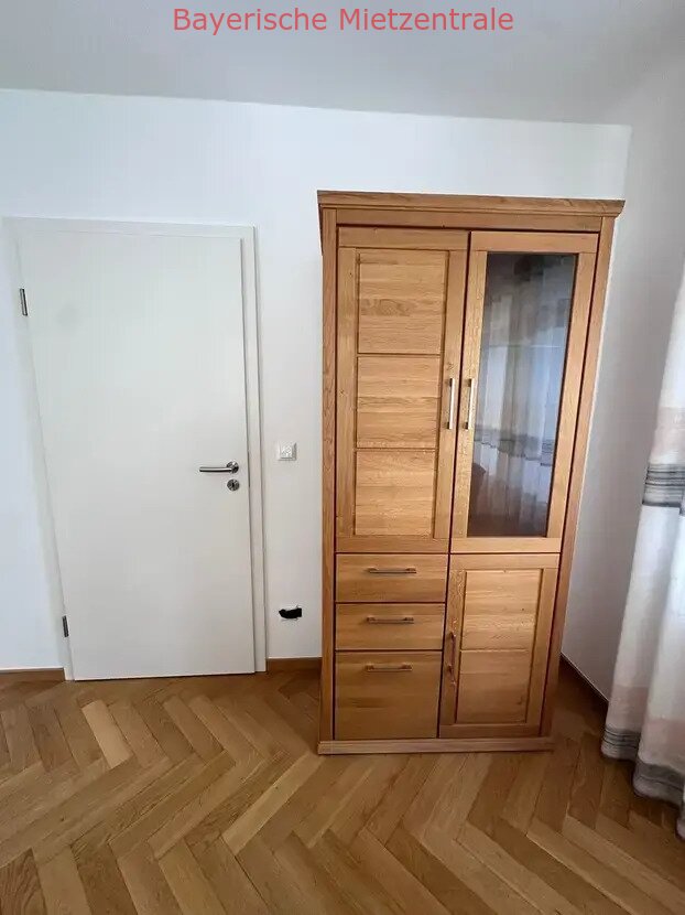 ***BAYERISCHE MIETZENTRALE: Geräumige, geschmackvolle 7-Raum-EG-Wohnung mit luxuriöser Innenausstattung mit EBK!!!***