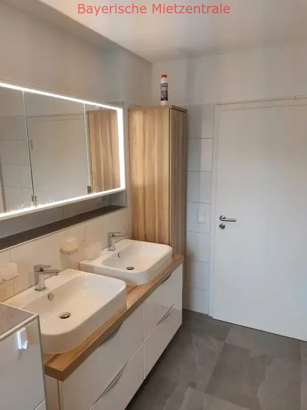 ***BAYERISCHE MIETZENTRALE: Geräumige, geschmackvolle 7-Raum-EG-Wohnung mit luxuriöser Innenausstattung mit EBK!!!***