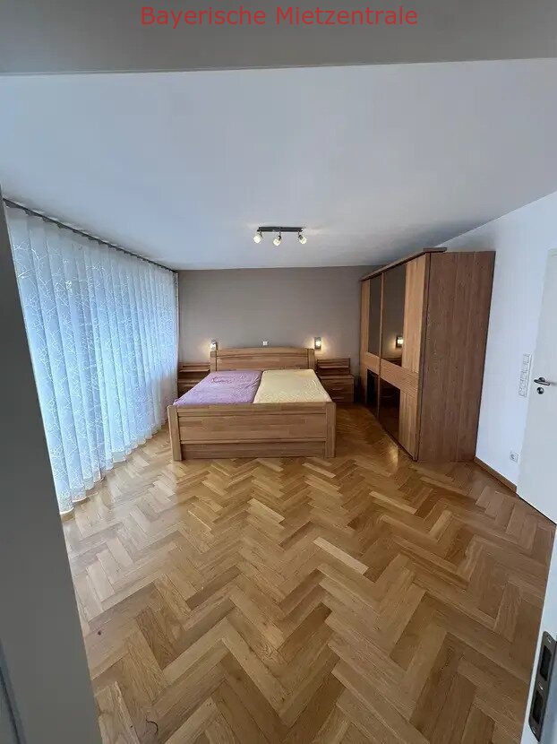 ***BAYERISCHE MIETZENTRALE: Geräumige, geschmackvolle 7-Raum-EG-Wohnung mit luxuriöser Innenausstattung mit EBK!!!***