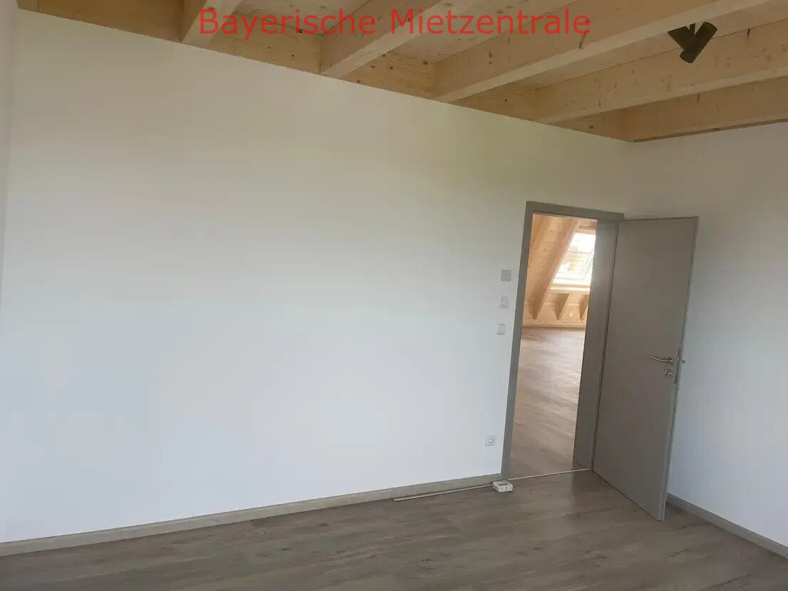 ***BAYERISCHE MIETZENTRALE: Sehr schönes Neubau-Penthouse mit großer Dachterrasse - bezugsfertig!!!***