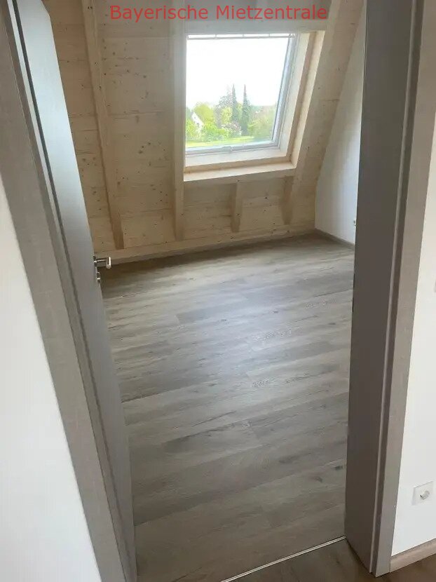 ***BAYERISCHE MIETZENTRALE: Sehr schönes Neubau-Penthouse mit großer Dachterrasse - bezugsfertig!!!***
