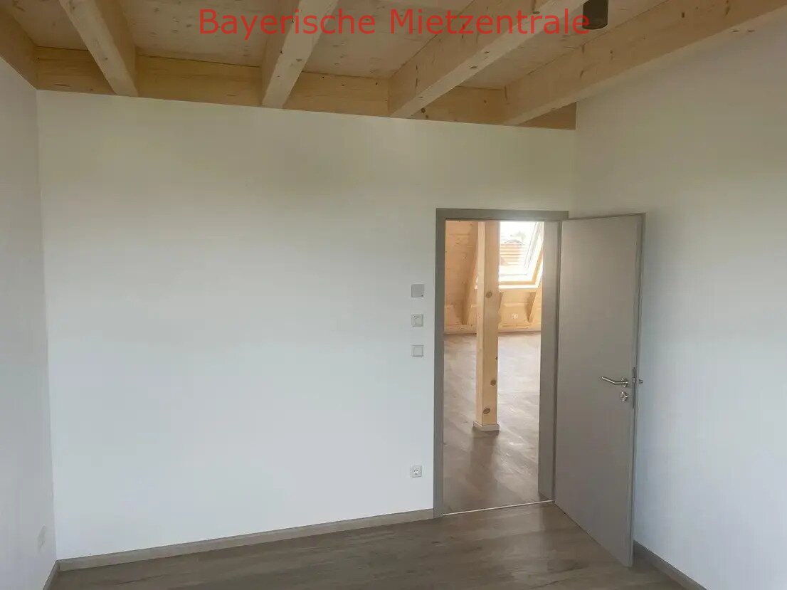 ***BAYERISCHE MIETZENTRALE: Sehr schönes Neubau-Penthouse mit großer Dachterrasse - bezugsfertig!!!***