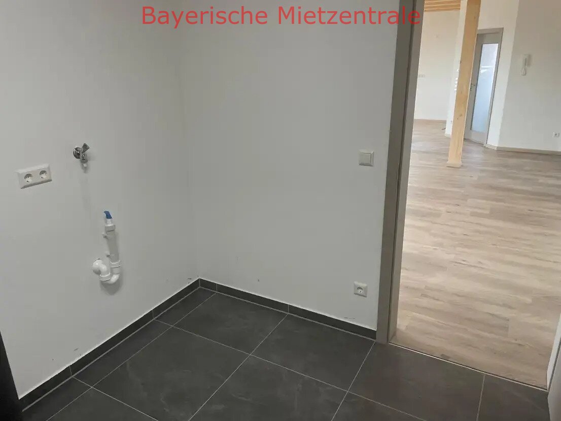 ***BAYERISCHE MIETZENTRALE: Sehr schönes Neubau-Penthouse mit großer Dachterrasse - bezugsfertig!!!***