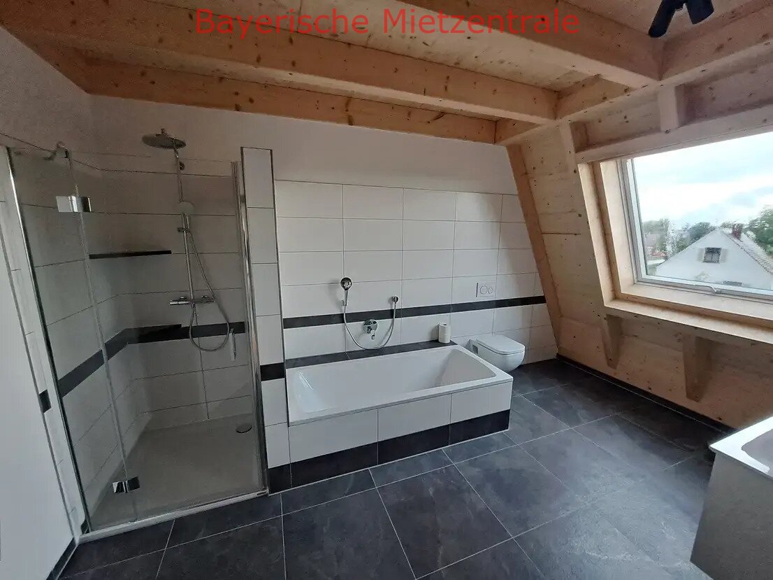***BAYERISCHE MIETZENTRALE: Sehr schönes Neubau-Penthouse mit großer Dachterrasse - bezugsfertig!!!***