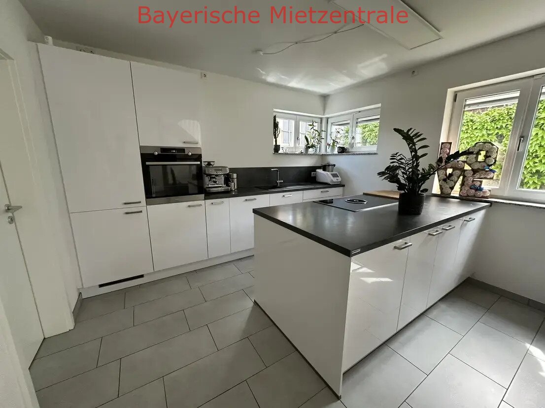 ***BAYERISCHE MIETZENTRALE: Attraktives und freistehendes 120 qm Einfamilienhaus!!!***