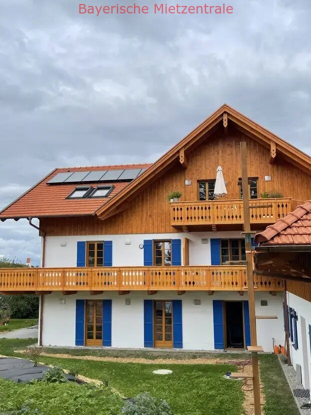 ***BAYERISCHE MIETZENTRALE: Charmante, geräumige und helle 4-Zimmer-Dachgeschosswohnung!!!***