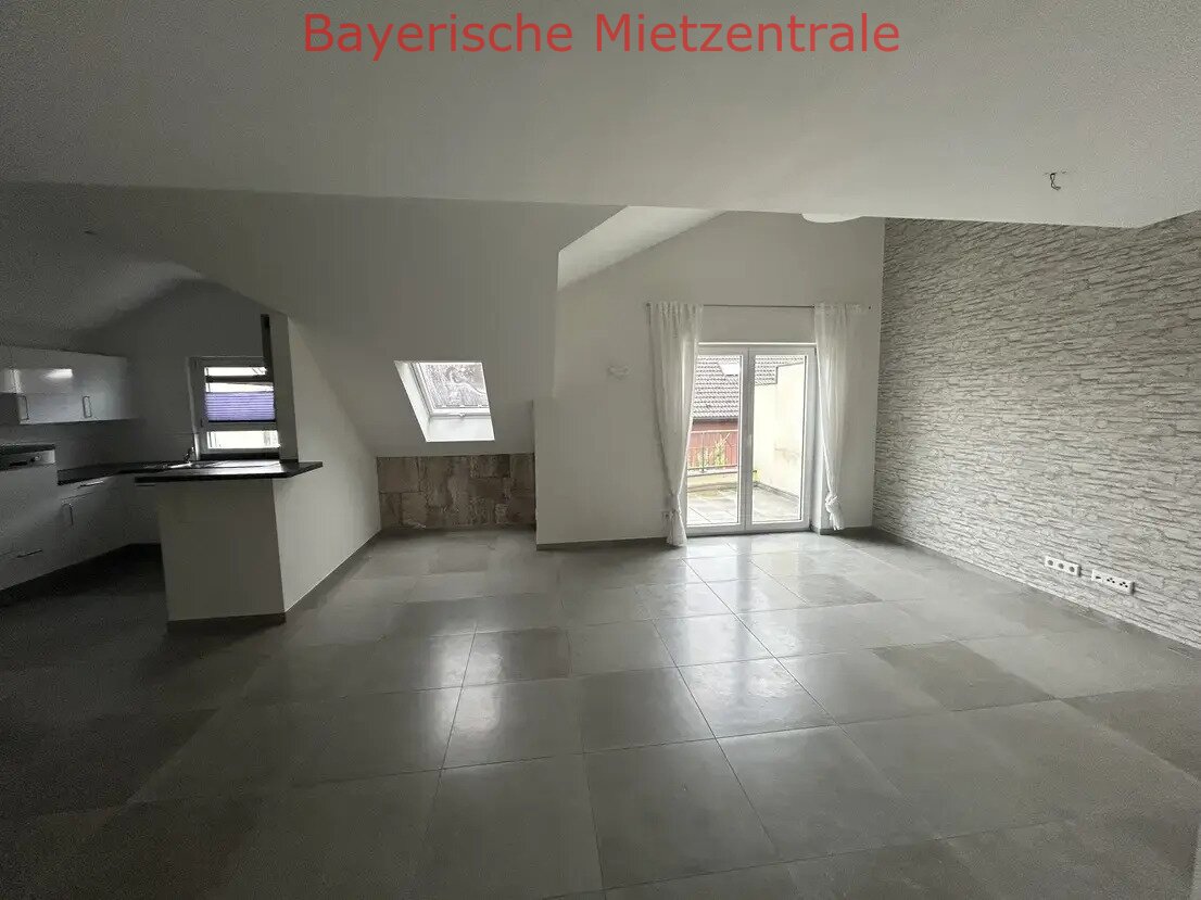 ***BAYERISCHE MIETZENTRALE: Exklusive Wohlfühl-Wohnung mit EBK, 2 Balkone, 2 Stellplätze, beste Wärmedämmung, zentral, ruhig!!!***