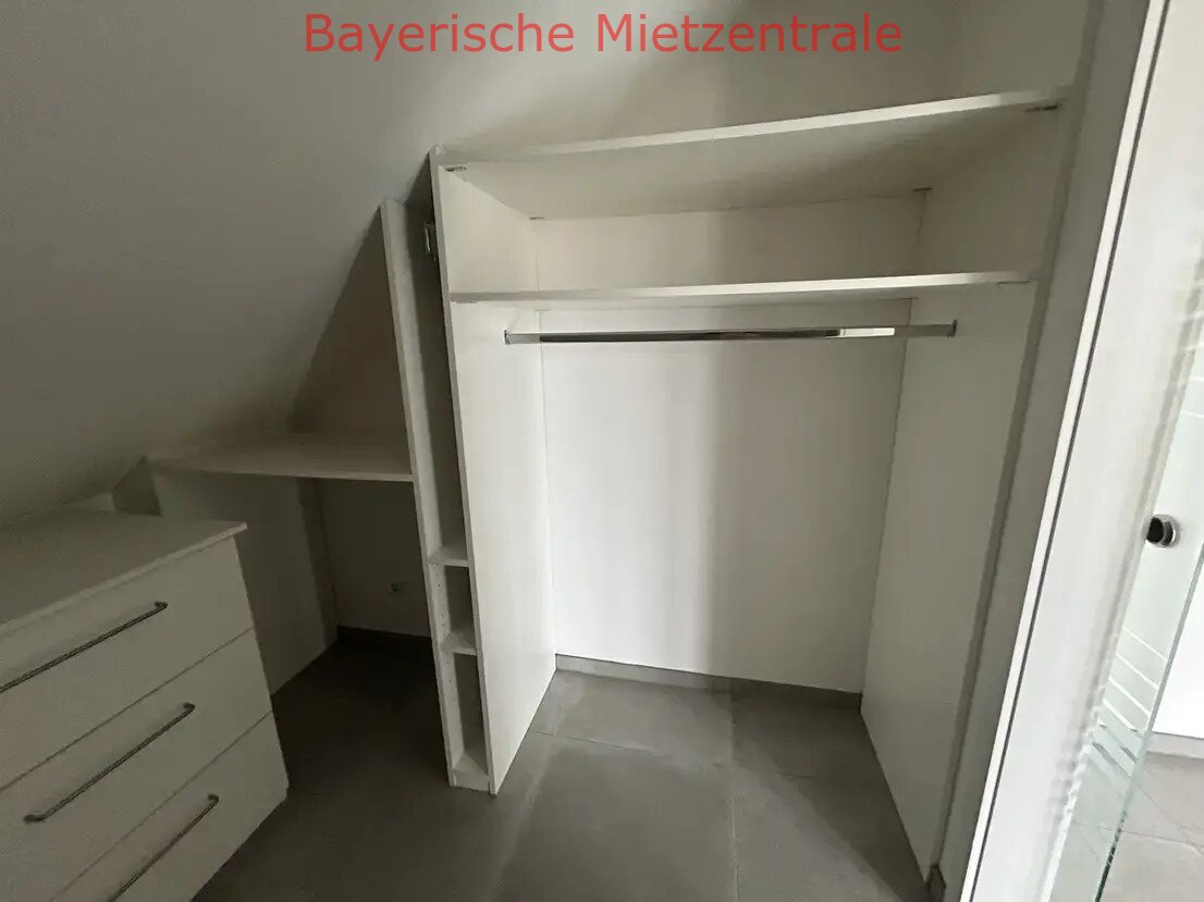 ***BAYERISCHE MIETZENTRALE: Exklusive Wohlfühl-Wohnung mit EBK, 2 Balkone, 2 Stellplätze, beste Wärmedämmung, zentral, ruhig!!!***