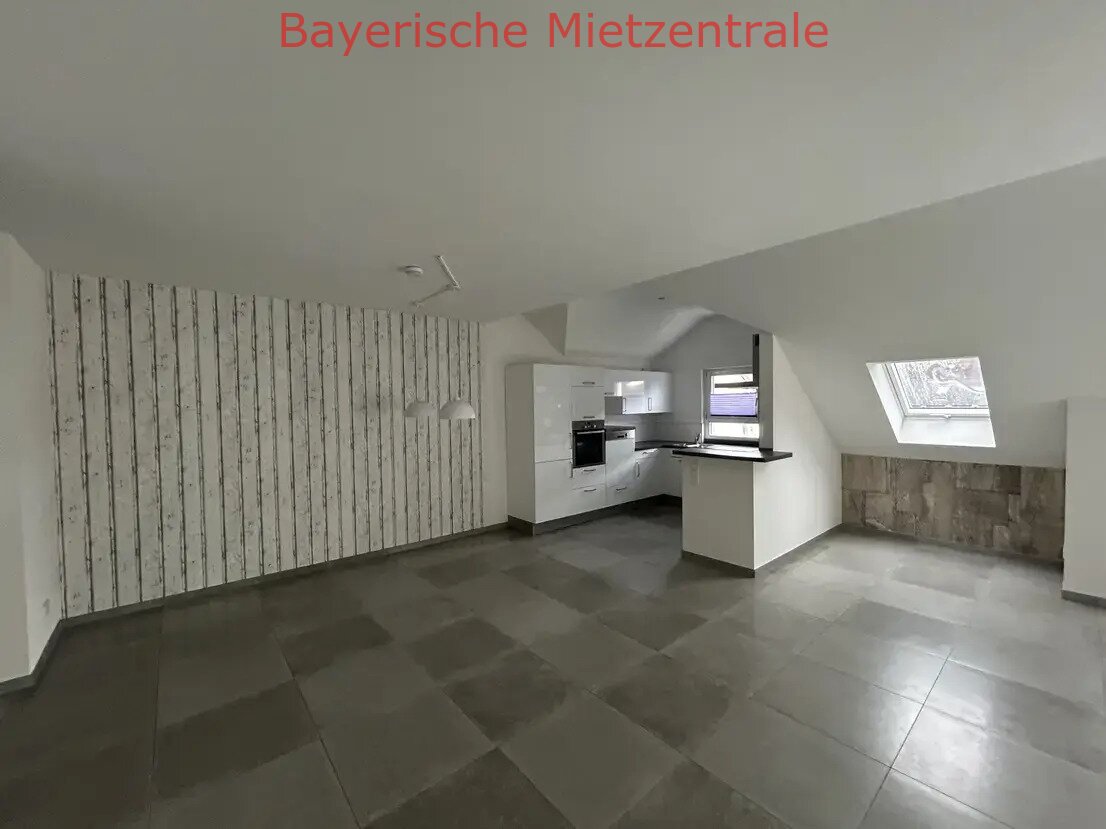 ***BAYERISCHE MIETZENTRALE: Exklusive Wohlfühl-Wohnung mit EBK, 2 Balkone, 2 Stellplätze, beste Wärmedämmung, zentral, ruhig!!!***