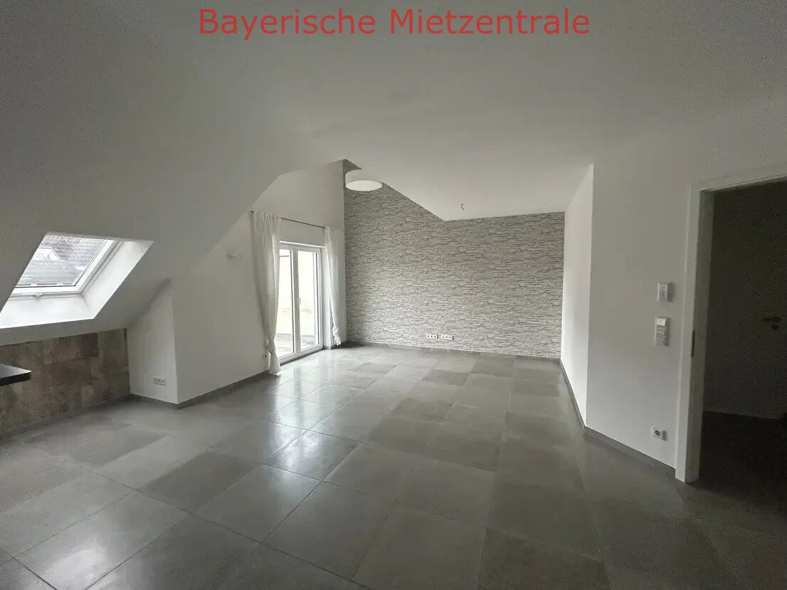 ***BAYERISCHE MIETZENTRALE: Exklusive Wohlfühl-Wohnung mit EBK, 2 Balkone, 2 Stellplätze, beste Wärmedämmung, zentral, ruhig!!!***