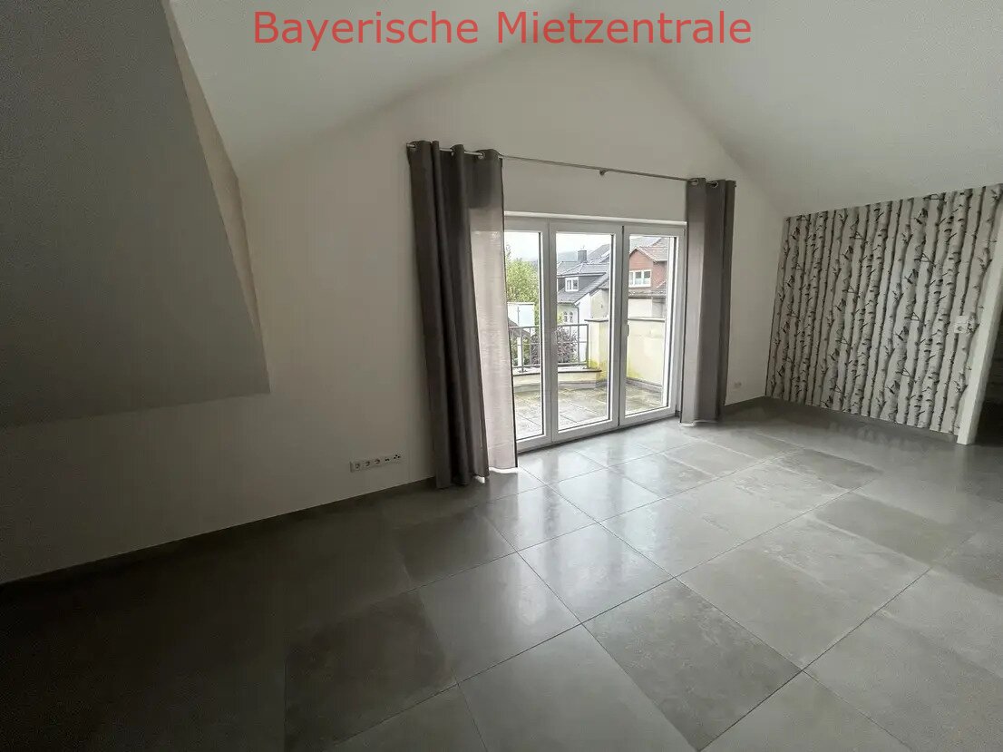 ***BAYERISCHE MIETZENTRALE: Exklusive Wohlfühl-Wohnung mit EBK, 2 Balkone, 2 Stellplätze, beste Wärmedämmung, zentral, ruhig!!!***