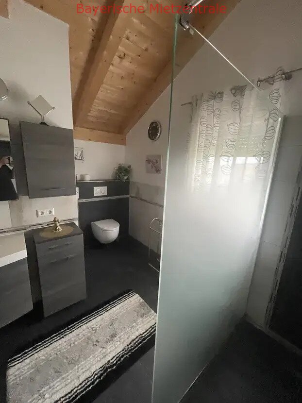 ***BAYERISCHE MIETZENTRALE: Wohnen wo andere Urlaub machen - barrierearmes, neuwertiges Einfamilienhaus mit EBK!!!***