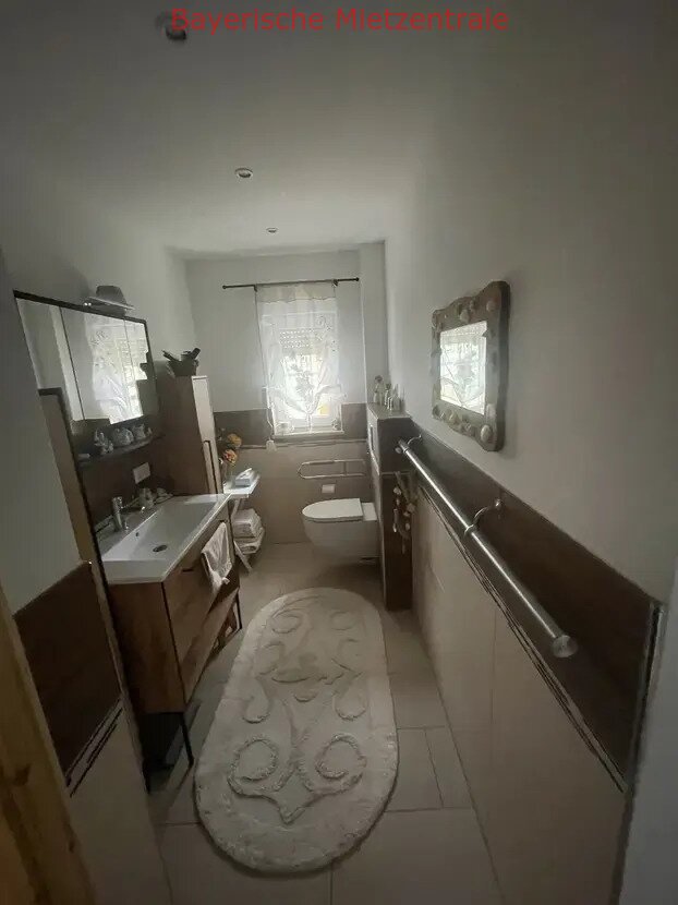 ***BAYERISCHE MIETZENTRALE: Wohnen wo andere Urlaub machen - barrierearmes, neuwertiges Einfamilienhaus mit EBK!!!***