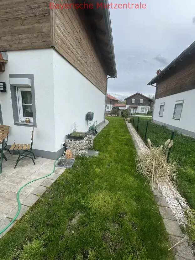 ***BAYERISCHE MIETZENTRALE: Wohnen wo andere Urlaub machen - barrierearmes, neuwertiges Einfamilienhaus mit EBK!!!***