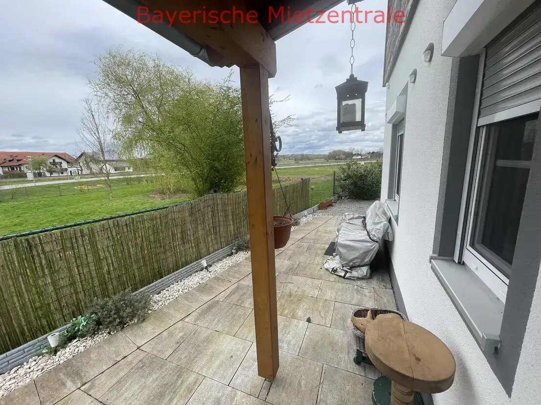 ***BAYERISCHE MIETZENTRALE: Wohnen wo andere Urlaub machen - barrierearmes, neuwertiges Einfamilienhaus mit EBK!!!***