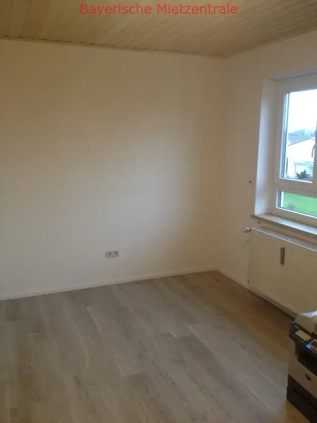 ***BAYERISCHE MIETZENTRALE: Schöne klimatisierte 3,5 Zimmer Wohnung!!!***