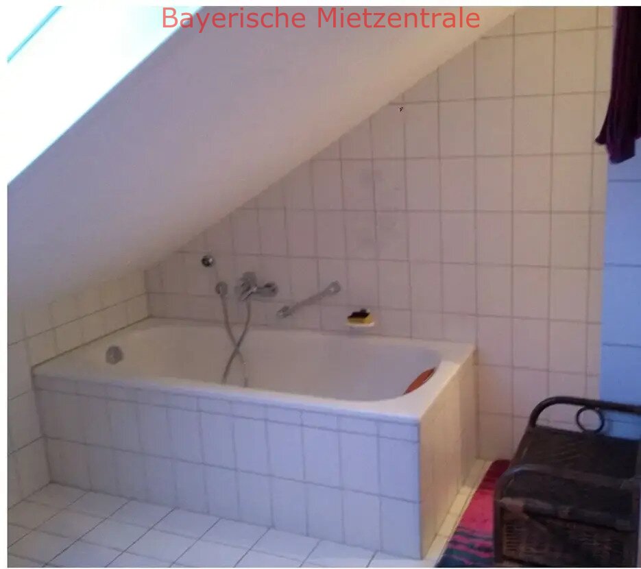 ***BAYERISCHE MIETZENTRALE: Schöne klimatisierte 3,5 Zimmer Wohnung!!!***