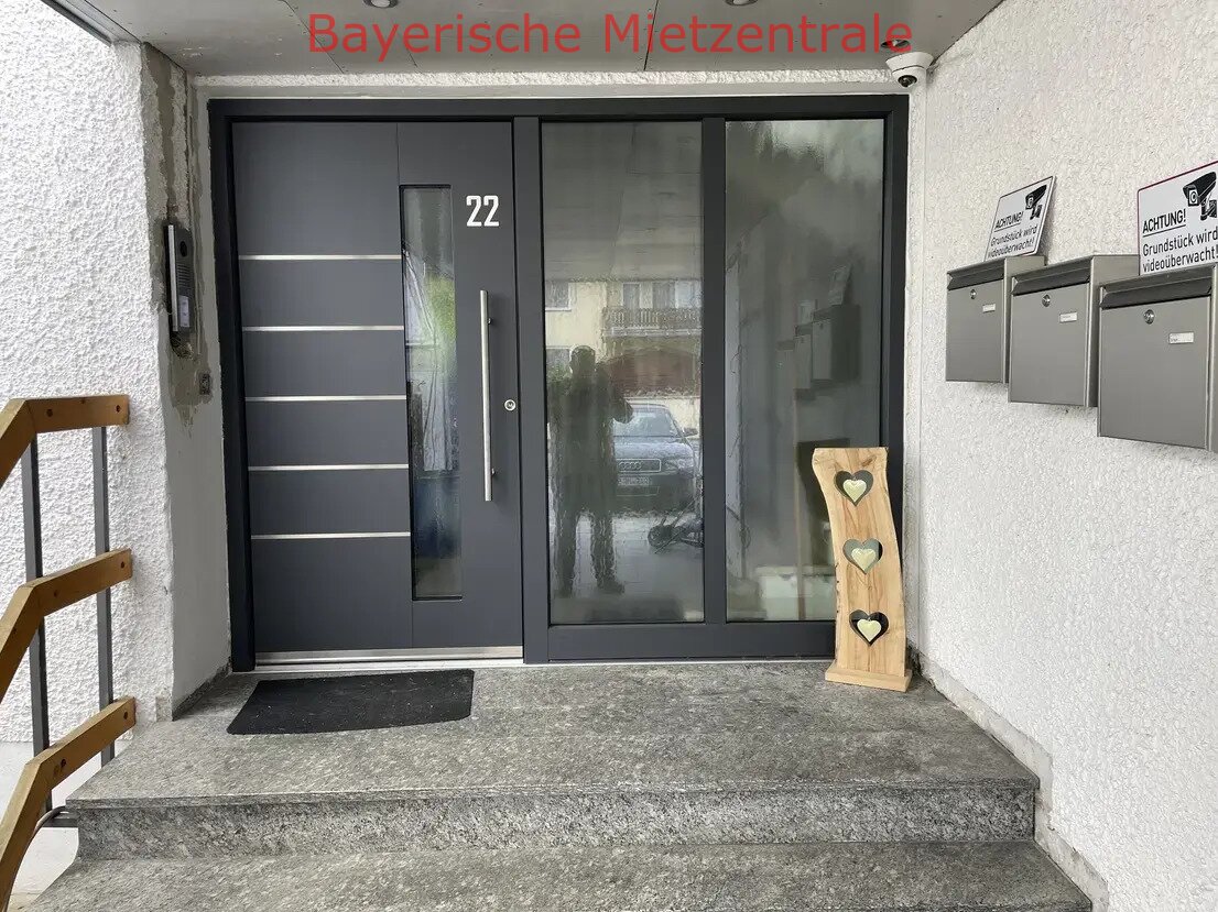 ***BAYERISCHE MIETZENTRALE: Schöne klimatisierte 3,5 Zimmer Wohnung!!!***