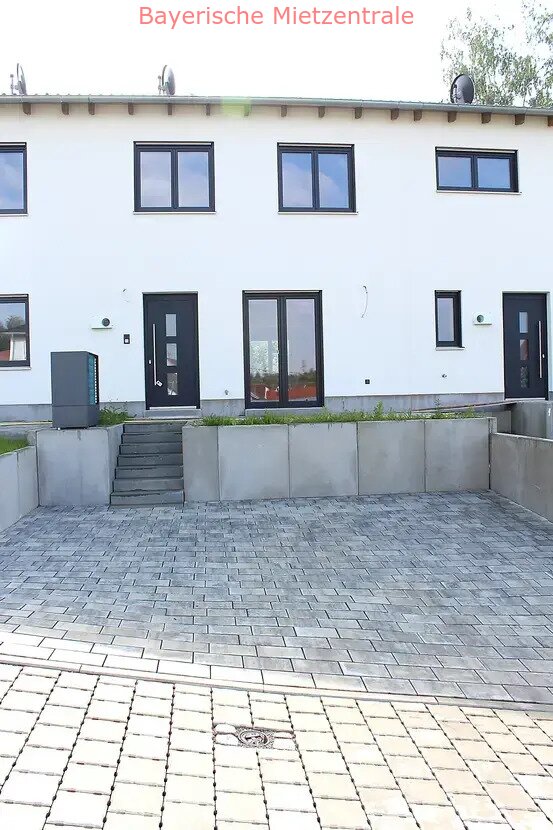***BAYERISCHE MIETZENTRALE: Schönes geräumiges Reihenmittelhaus mit guter Raumaufteilung in Obergriesbach!!!***