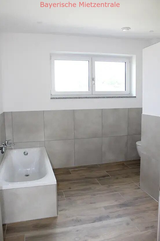 ***BAYERISCHE MIETZENTRALE: Großzügiges Haus mit traumhaftem Ausblick von der Dachterasse in Obergriesbach!!!***