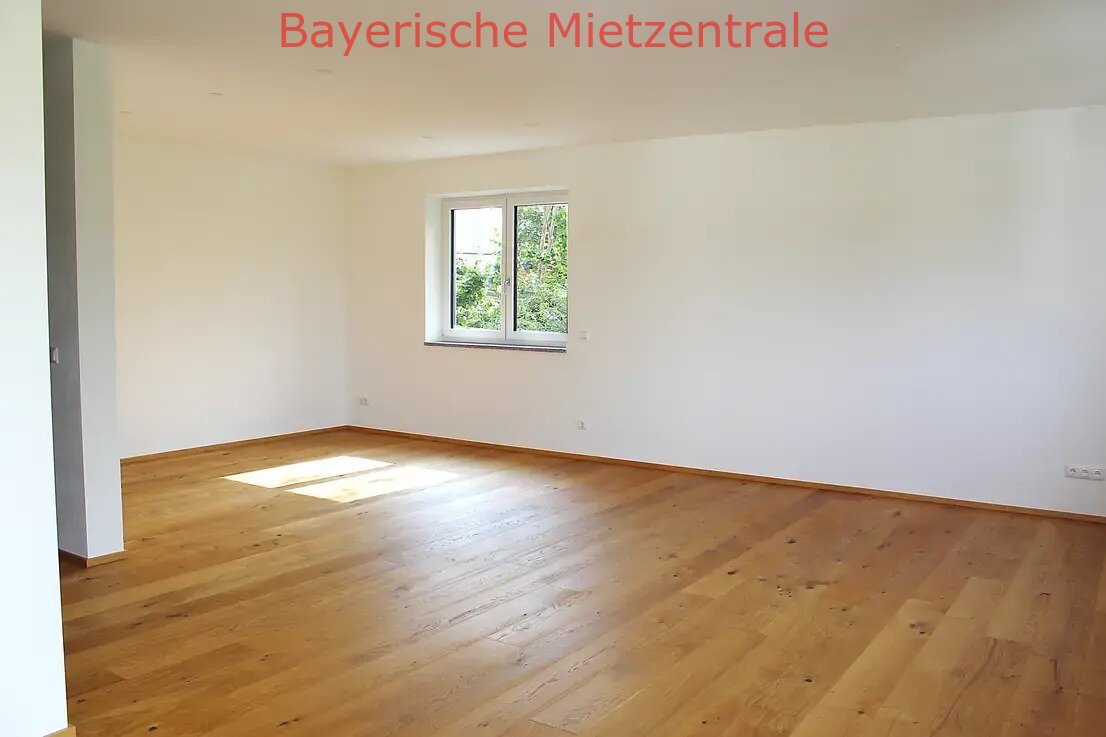 ***BAYERISCHE MIETZENTRALE: Großzügiges Haus mit traumhaftem Ausblick von der Dachterasse in Obergriesbach!!!***
