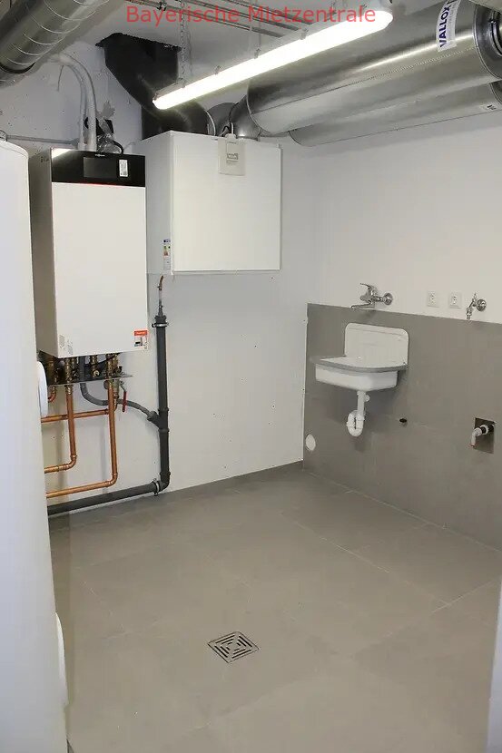 ***BAYERISCHE MIETZENTRALE: Großzügiges Haus mit traumhaftem Ausblick von der Dachterasse in Obergriesbach!!!***