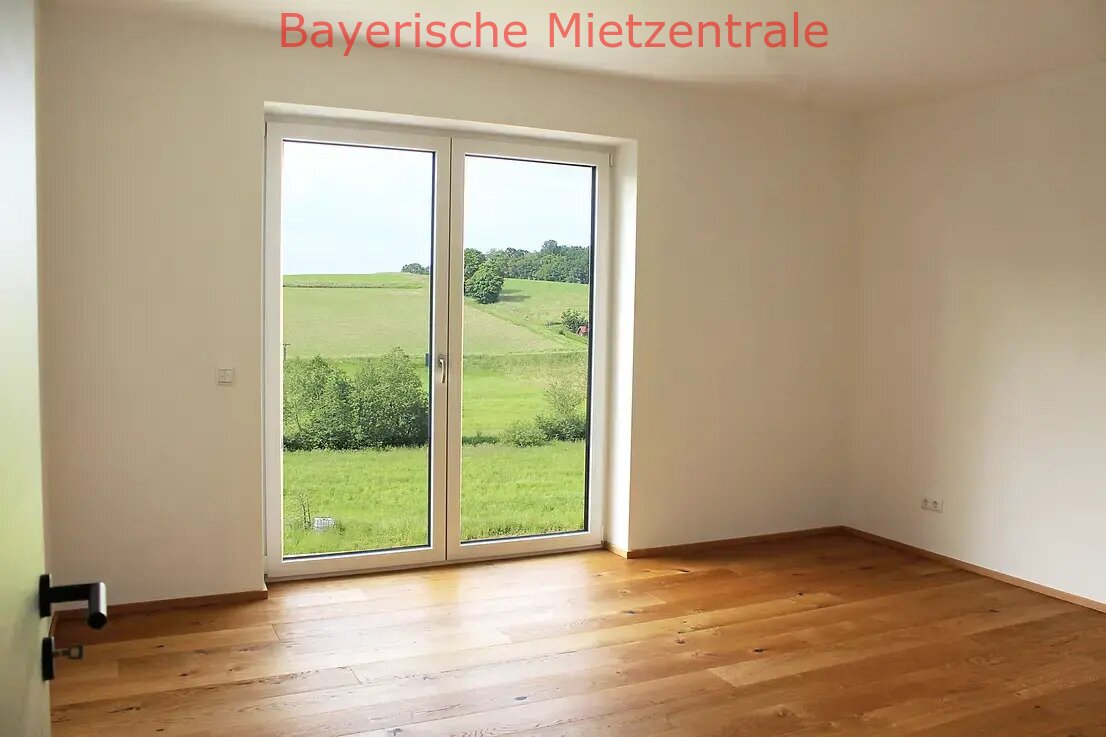 ***BAYERISCHE MIETZENTRALE: Großzügiges Haus mit traumhaftem Ausblick von der Dachterasse in Obergriesbach!!!***