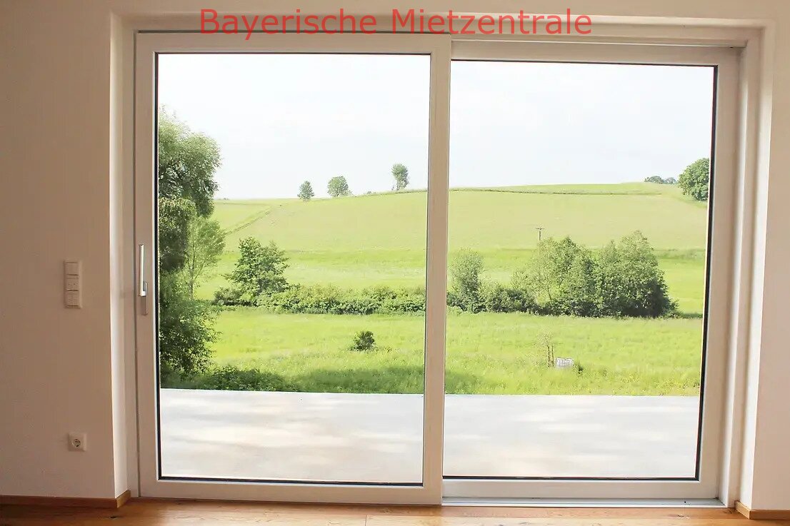 ***BAYERISCHE MIETZENTRALE: Großzügiges Haus mit traumhaftem Ausblick von der Dachterasse in Obergriesbach!!!***