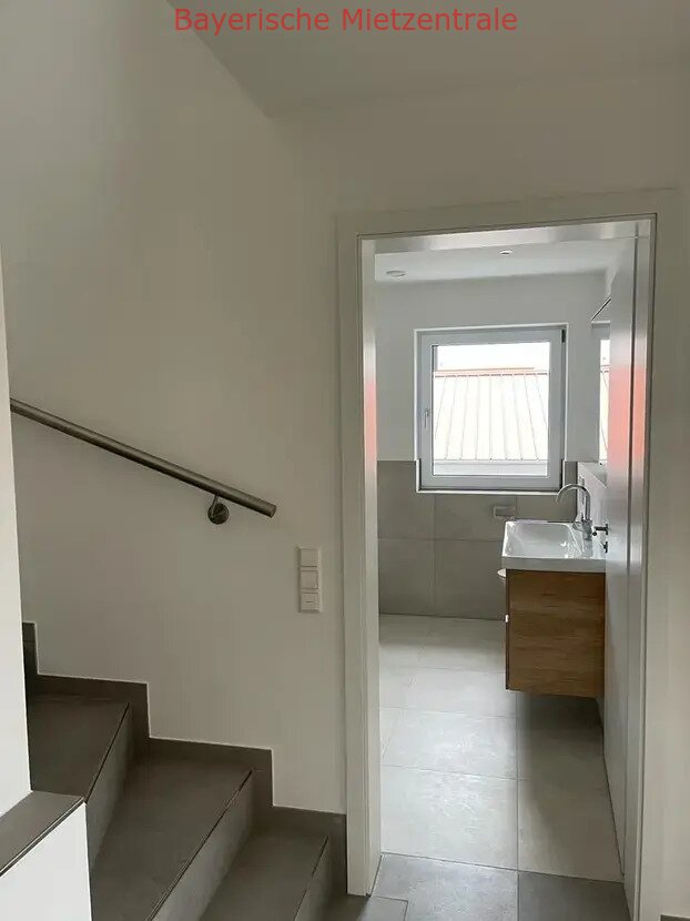 ***BAYERISCHE MIETZENTRALE: Geräumiges Reiheneckhaus mit 5 Zimmer in Buchloe-Lindenberg!!!***