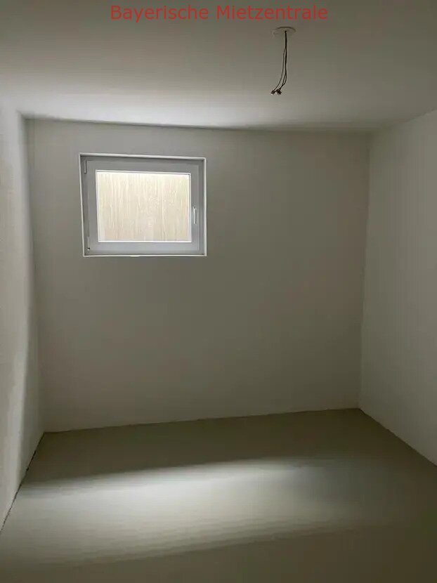 ***BAYERISCHE MIETZENTRALE: Geräumiges Reiheneckhaus mit 5 Zimmer in Buchloe-Lindenberg!!!***