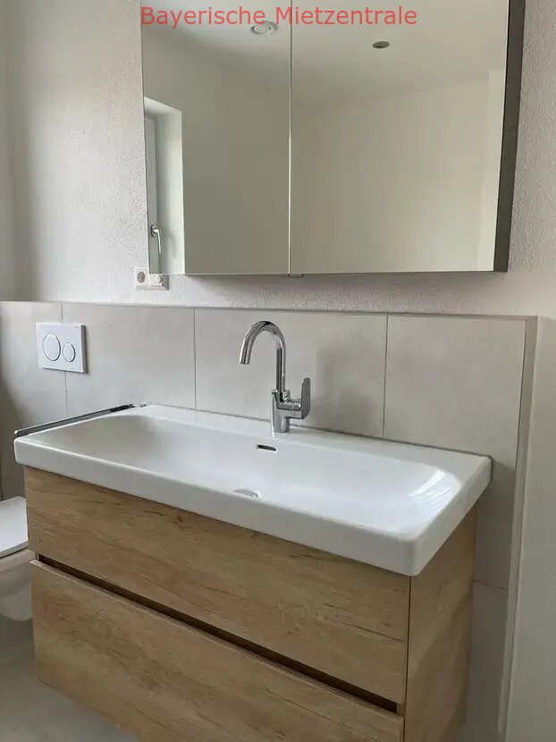 ***BAYERISCHE MIETZENTRALE: Geräumiges Reiheneckhaus mit 5 Zimmer in Buchloe-Lindenberg!!!***