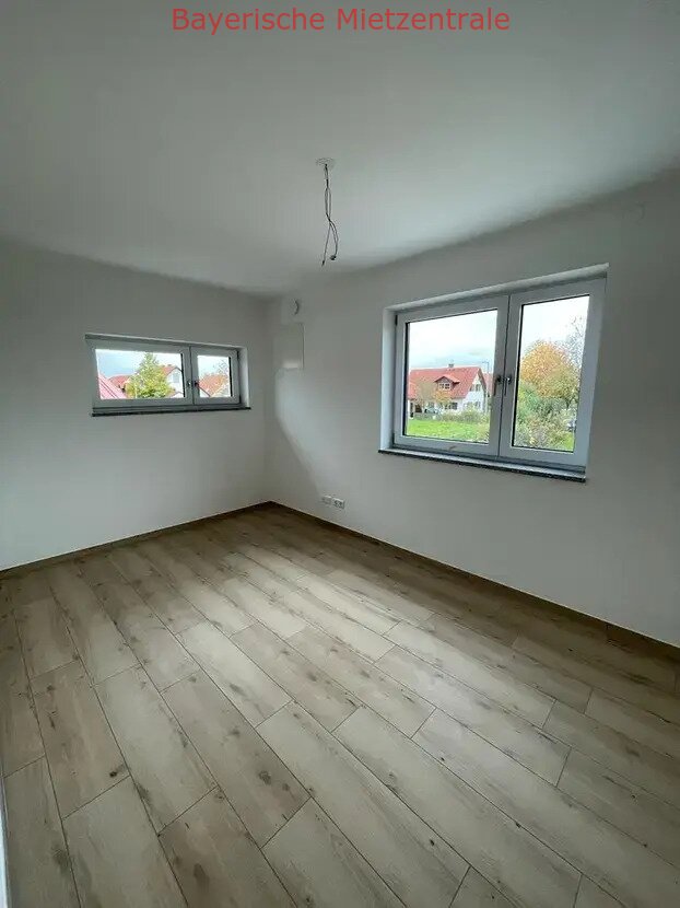 ***BAYERISCHE MIETZENTRALE: Geräumiges Reiheneckhaus mit 5 Zimmer in Buchloe-Lindenberg!!!***