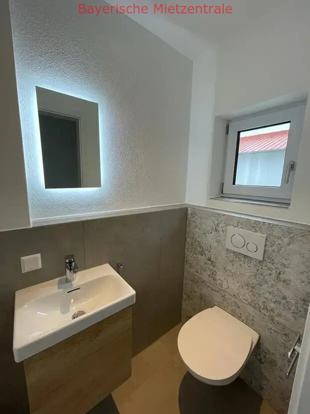 ***BAYERISCHE MIETZENTRALE: Geräumiges Reiheneckhaus mit 5 Zimmer in Buchloe-Lindenberg!!!***