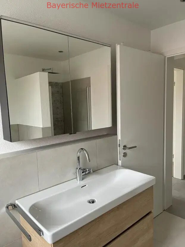 ***BAYERISCHE MIETZENTRALE: Geräumiges Reiheneckhaus mit 5 Zimmer in Buchloe-Lindenberg!!!***