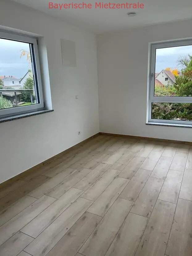 ***BAYERISCHE MIETZENTRALE: Geräumiges Reiheneckhaus mit 5 Zimmer in Buchloe-Lindenberg!!!***