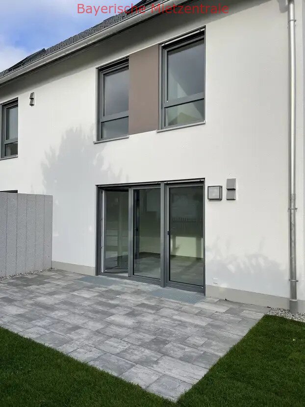 ***BAYERISCHE MIETZENTRALE: Geräumiges Reiheneckhaus mit 5 Zimmer in Buchloe-Lindenberg!!!***