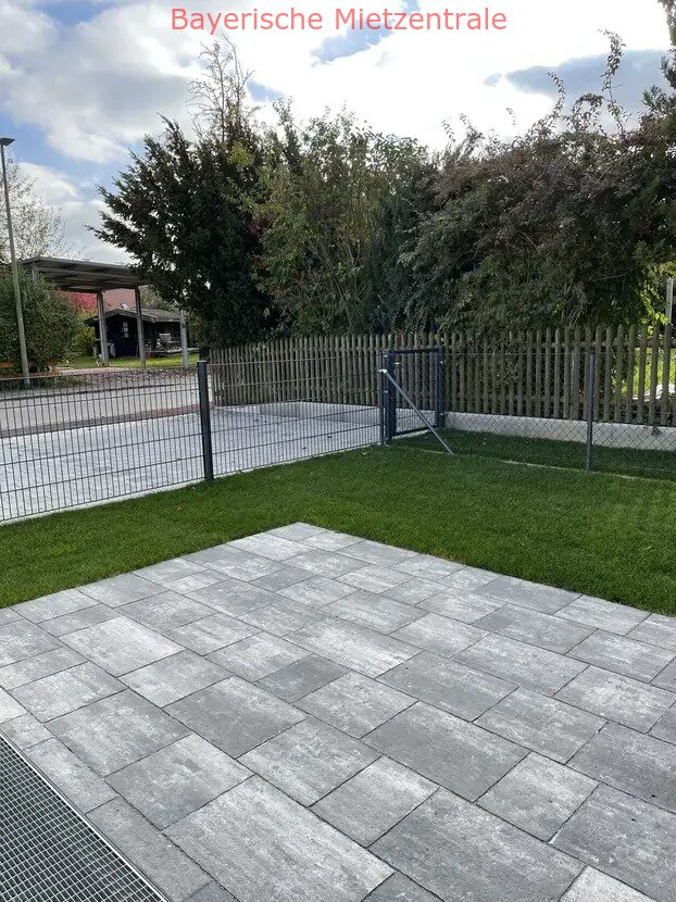 ***BAYERISCHE MIETZENTRALE: Geräumiges Reiheneckhaus mit 5 Zimmer in Buchloe-Lindenberg!!!***