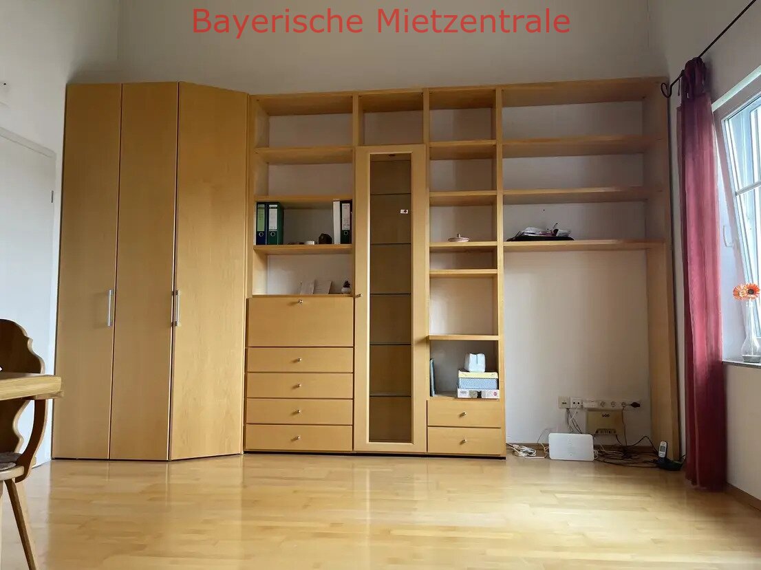 ***BAYERISCHE MIETZENTRALE: Exklusive, gepflegte 3.5-Zimmer-Dachgeschosswohnung mit EBK!!!***