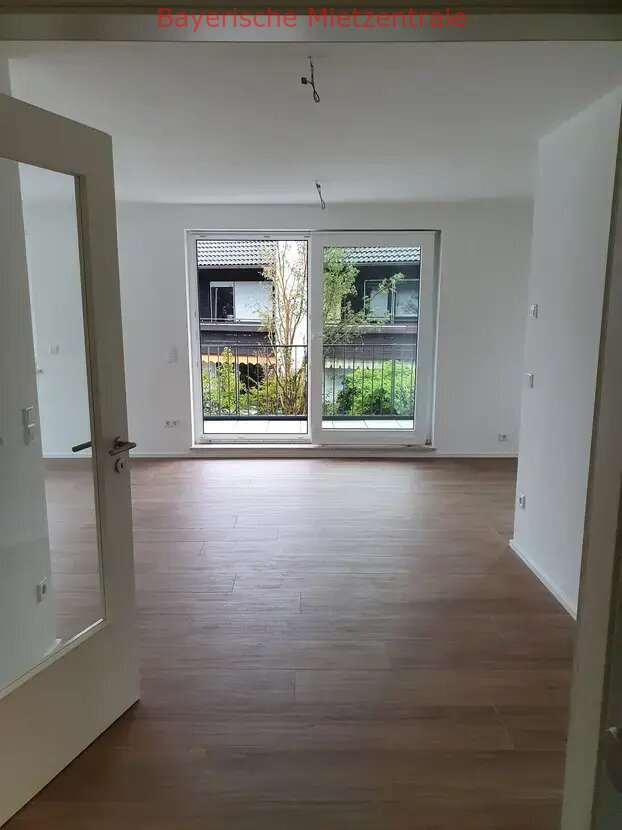 ***BAYERISCHE MIETZENTRALE: Exklusive, neuwertige 3-Zimmer-Wohnung mit luxuriöser Innenausstattung mit Balkon in Waldtrudering!!!***