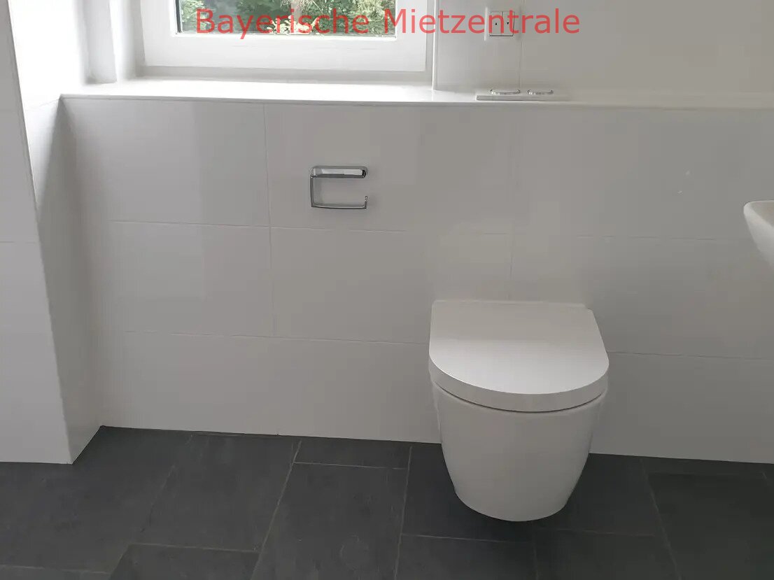 ***BAYERISCHE MIETZENTRALE: Exklusive, neuwertige 3-Zimmer-Wohnung mit luxuriöser Innenausstattung mit Balkon in Waldtrudering!!!***